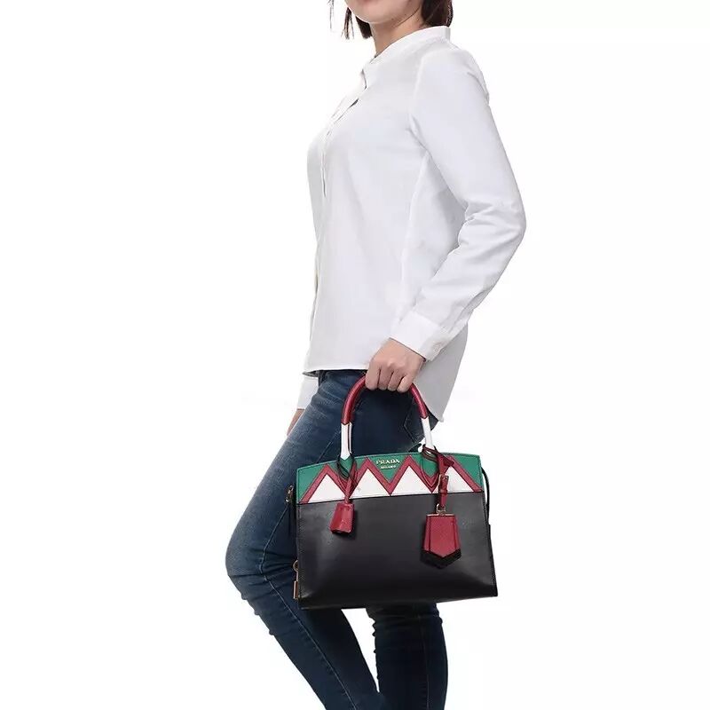 奶茶帮刘强东代言的京东时尚 Gucci,Prada都哭了