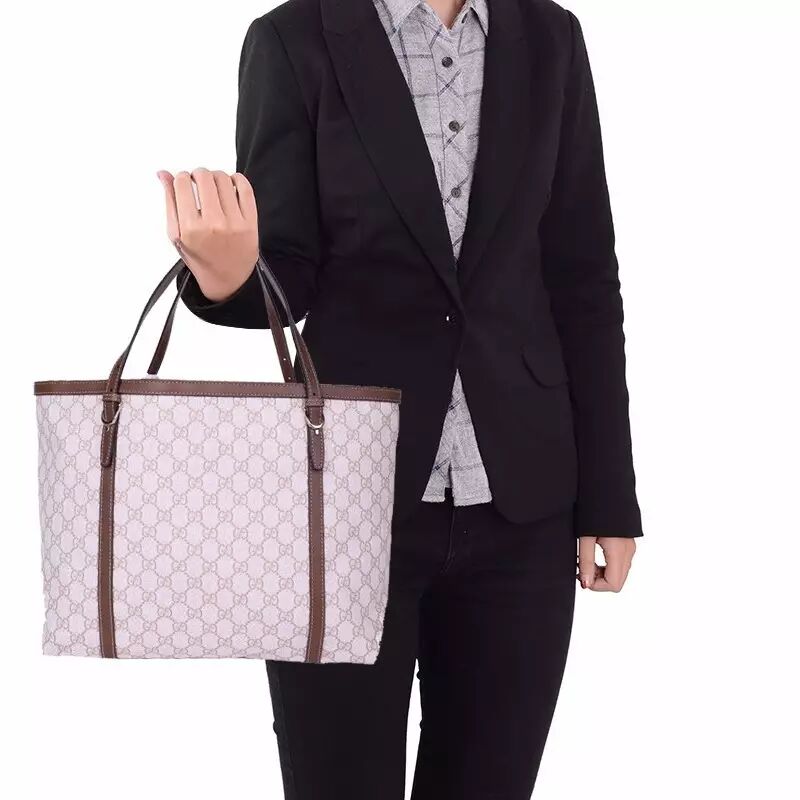 奶茶帮刘强东代言的京东时尚 Gucci,Prada都哭了