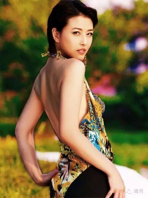 高圆圆曾是她翻版 50岁无婚却把单身生活过成诗