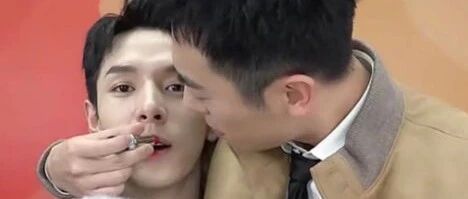 朱亚文你在干什么啊!