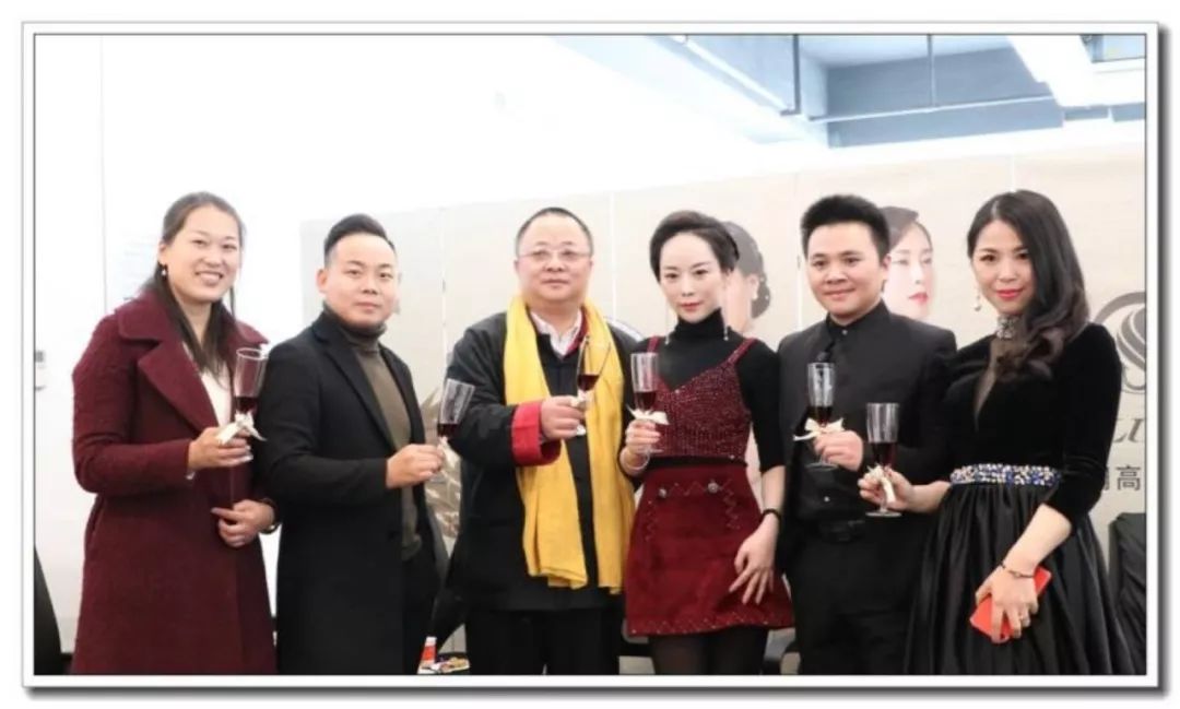 "小孙俪"訾富霞携杭州众女神驾到丝如玉:丝绸的女权主义,就是做最好的