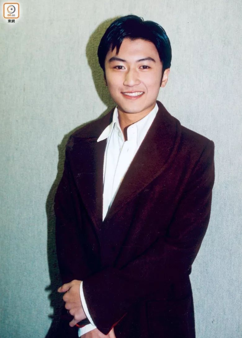 1996年谢霆锋出道,他曾忆述:"大家系咪唔记得咗我点出道?