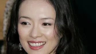 成龙要等死后才敢说的实话,如今章子怡说出来了,网友:水确实深