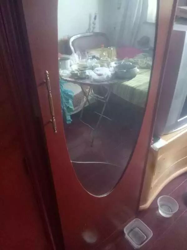 名校女生被亲妈软禁7年 被骗回家强制送精神病院