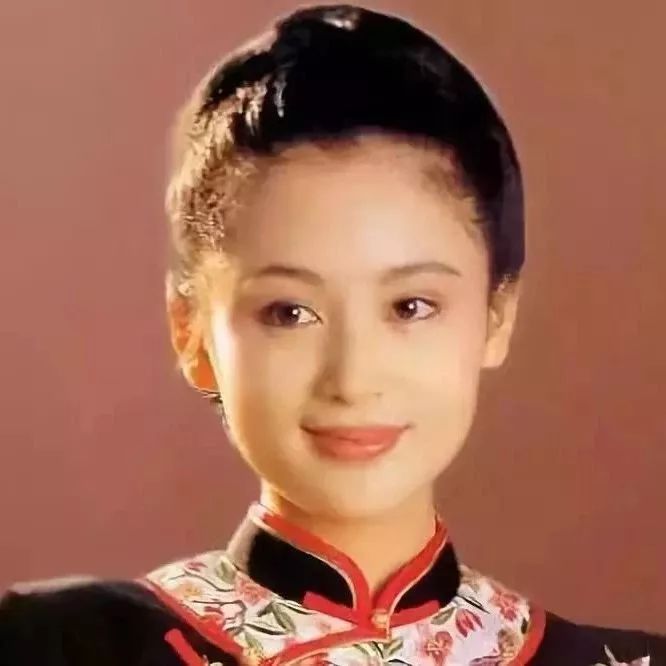 23年前葛优与张国荣的一张合照,中间的女人惊艳了一个时代