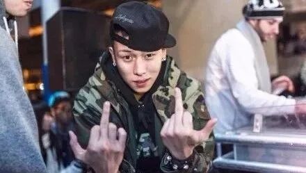 马思超抄袭顽童金曲,还厚颜无耻得删评论?