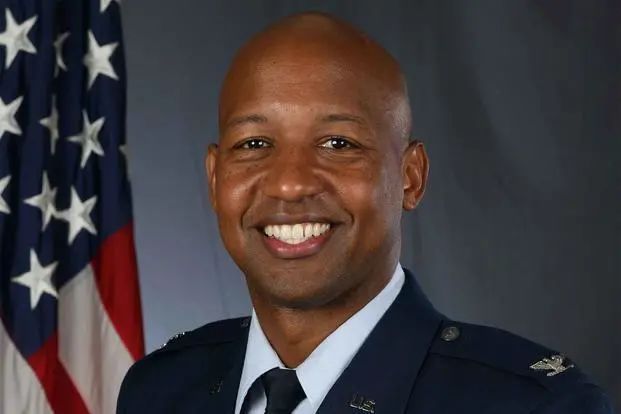 美军空运部队一名指挥官被免职，因与下属有不正当关系
