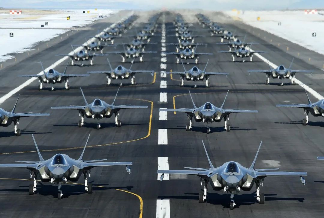 美媒：美军承认F-35隐形战机项目失败，要造“5代减”新战机