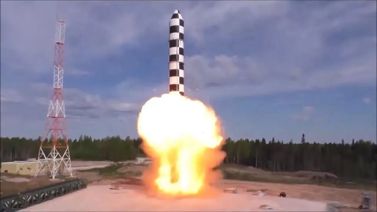俄近期将试射“萨尔马特”洲际导弹 能飞跃北极南极打击目标