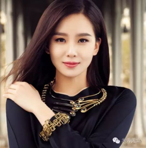 没想到清新甜美的刘诗诗,画了红唇妆居然可以这么美!