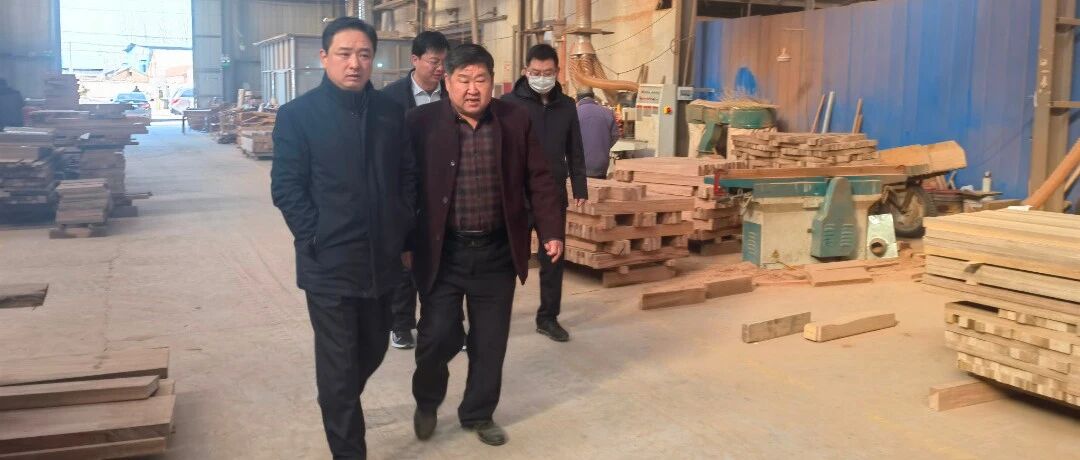 大柳镇党政主要负责同志深入企业走访调研
