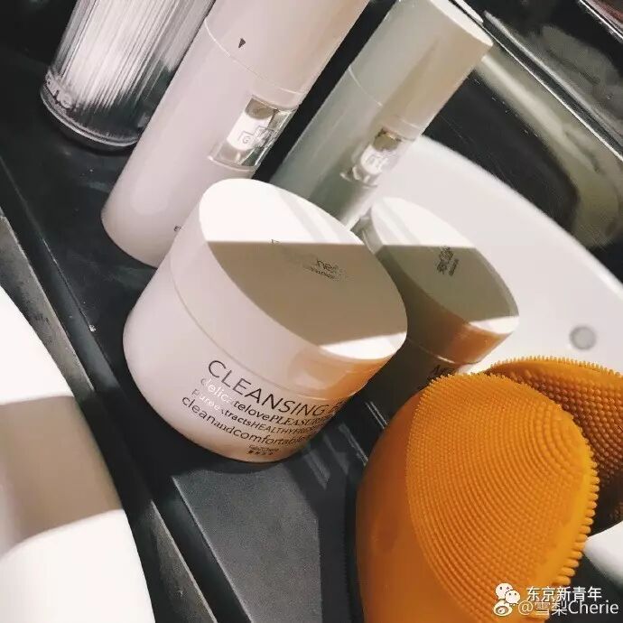 雪梨怀孕了!看了她的化妆台才知道不愧为王思聪的前女友!-怀孕期