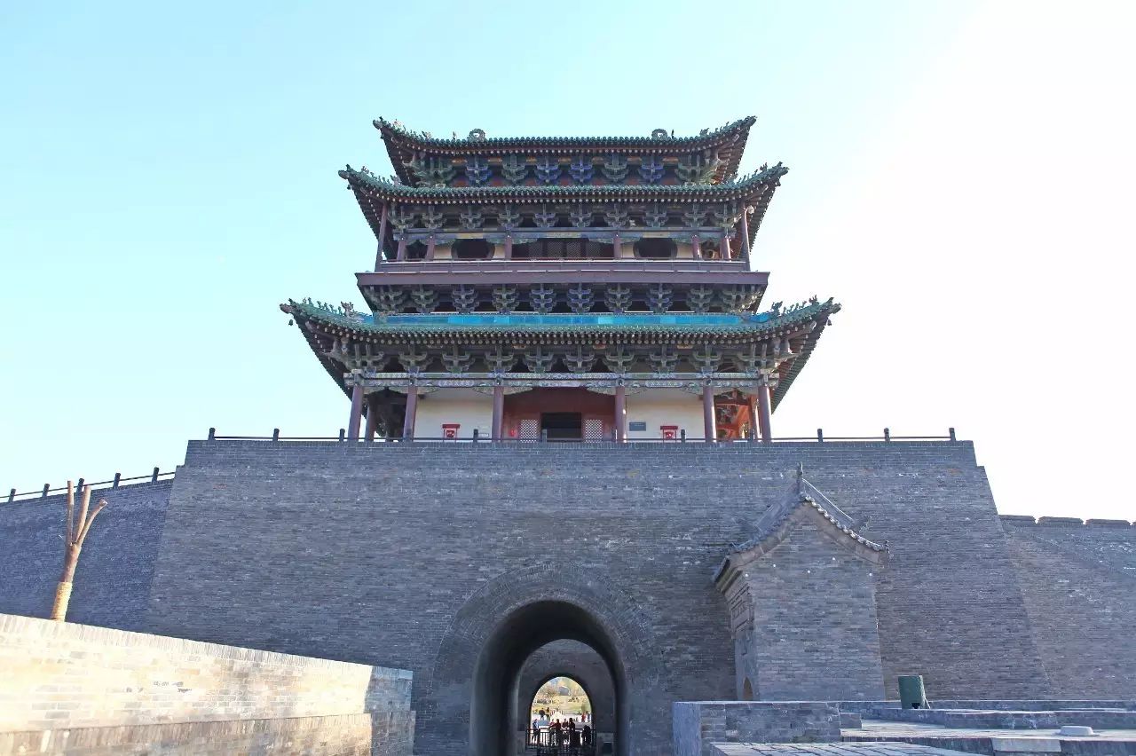 城楼 平遥三宝 古城墙 即平遥县城墙,是山西现存历史较早,规模最大的