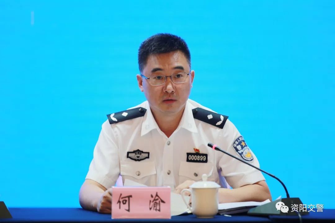 何渝副总队长代表省公安厅交警总队到嶂指导.