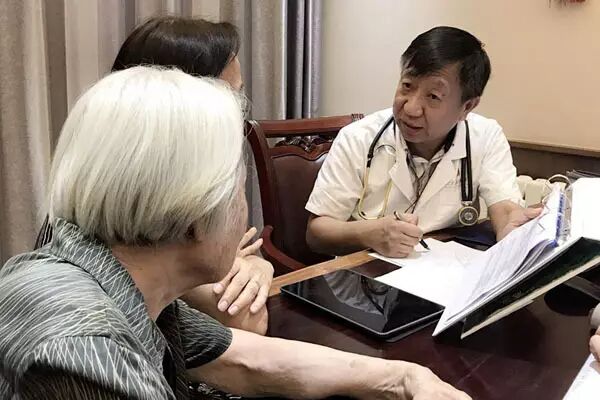 基层医疗与综合医院的差别是资源配置不同，不应该是医生能力不同