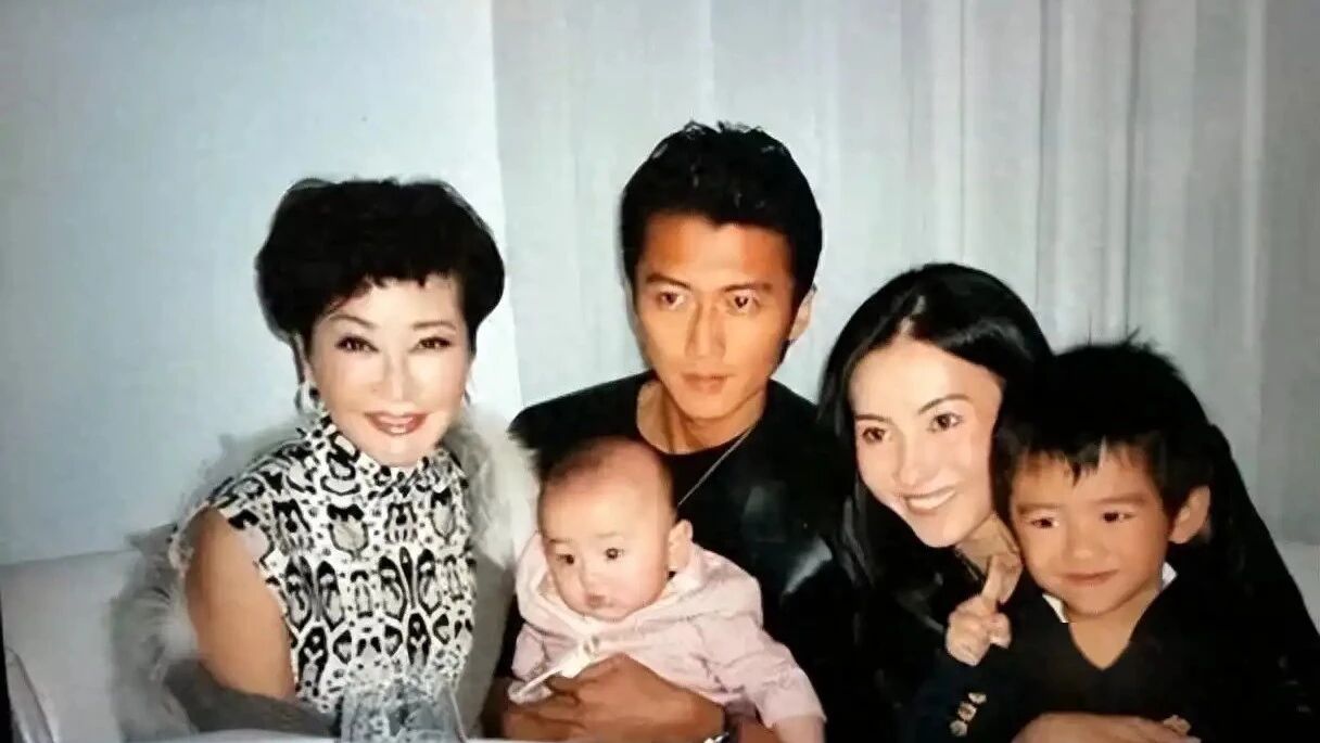 谢贤离世,情深似海,子孙满堂遗产丰厚