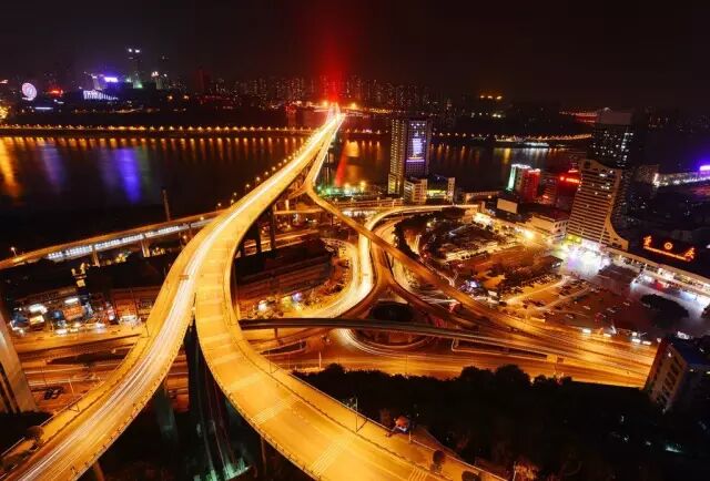 毛肚、鸭肠、黄喉则是代表重庆火锅的名片(图6)