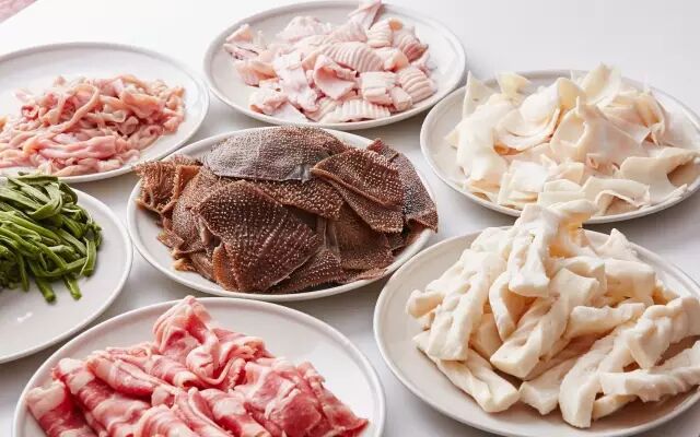 毛肚、鸭肠、黄喉则是代表重庆火锅的名片(图3)