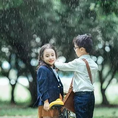 【北仑分享】越南语歌曲 Em Gái Mưa雨中女孩