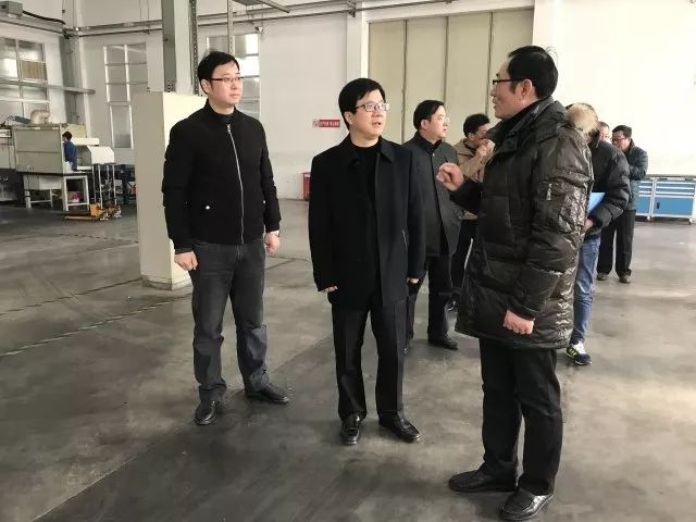 镇江高新区党工委委员,管委会副主任文层耕检查镇江液压股份有限公司