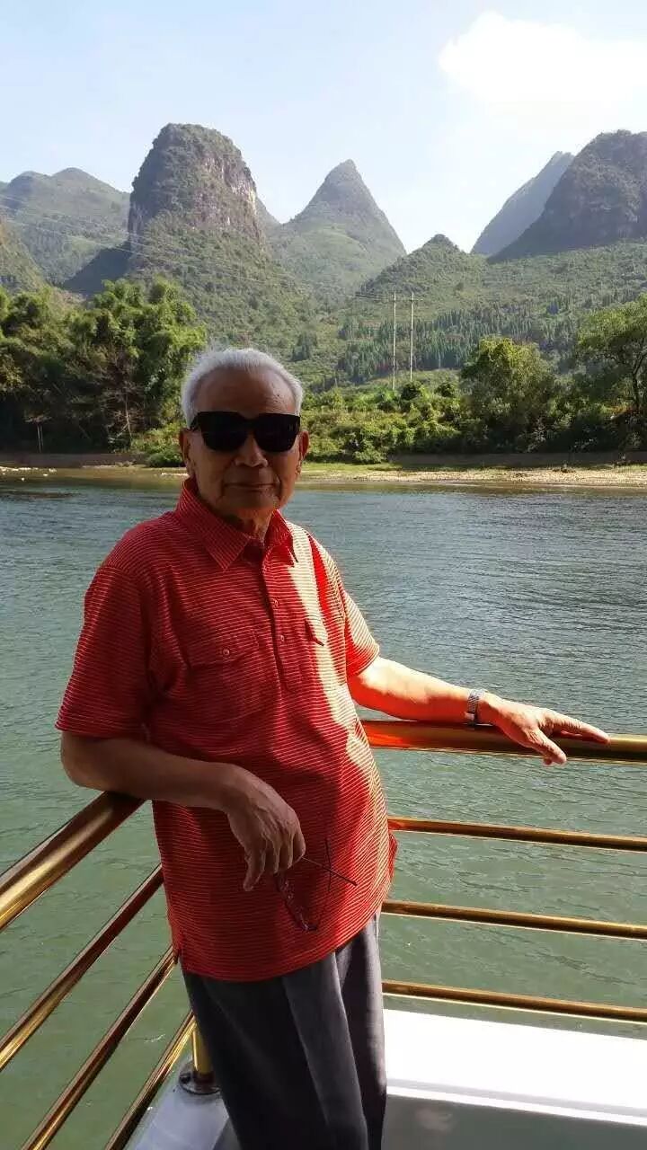 美文美声：陈云婷《父亲的肩膀》朗诵  晓彤