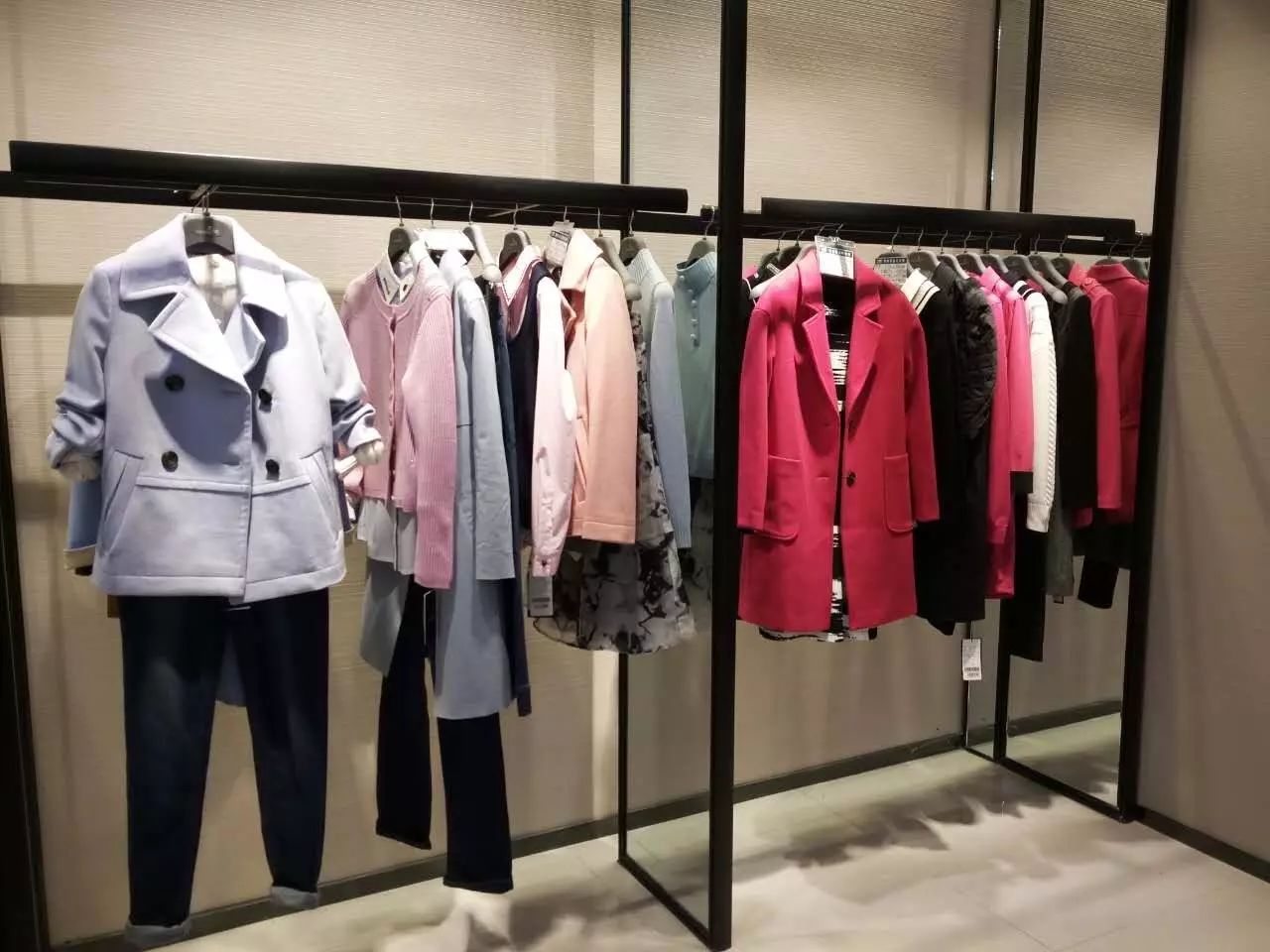 茂业百货8周年店庆四层允硕 时尚优雅女装 特推出了大型活动 11月10