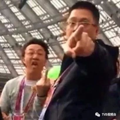 陈奕迅世界杯现场竖中指,经纪人:被外国人侮辱