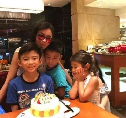 谢霆锋缺席儿子Lucas生日陪王菲,张柏芝罕见发飙,否认记恨王菲!