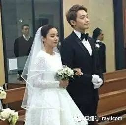 吃喜糖  Rain和金泰熙幸福结婚,女神的白衣穿搭也是美上天!