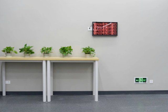 大家好，给大家介绍一下，这是东南大学综合服务大厅(东南大学综合服务中心)