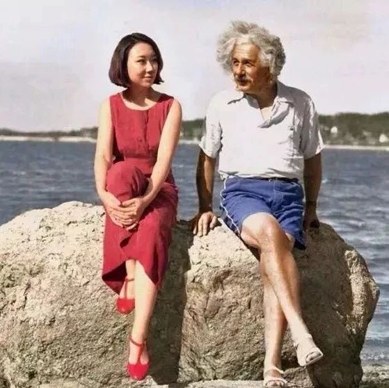 【砚外之艺】 90后清华美女学霸,和名人拍“假照”,被揭发后还获国际大奖?