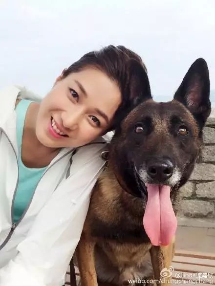 钟嘉欣回归TVB!小女儿Q到爆炸,可惜老公大龄又是工作狂!