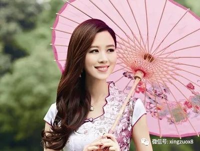 双鱼座女人:善解人意天蝎座的人与属鸡女生图片