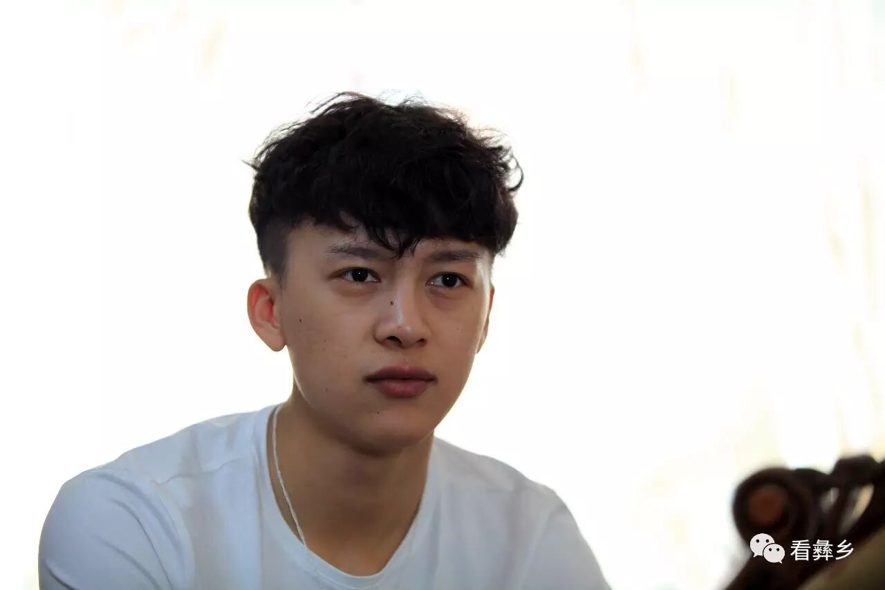 【彝腔彝调】强悍!凉山儿子李九霄一人饰两角,电影《兄弟同体》情人节开机