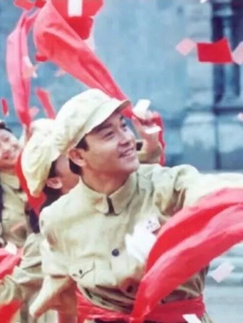张国荣:第一个演红色电影的香港艺人!
