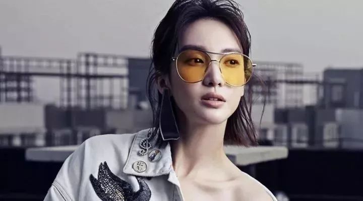 范冰冰、赵薇最爱穿的斗篷,简单几招就能遮肉保暖又时尚!