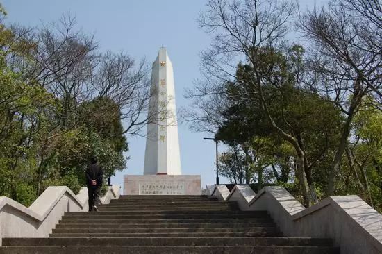 青龙山革命烈士陵园