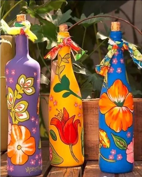 团扇彩绘↓ 瓶子彩绘↘彩泥→↓ 衍纸艺术↙沙瓶画←手工饼干传递