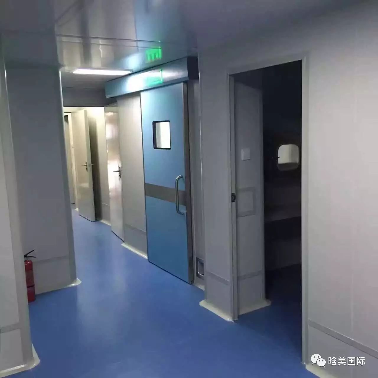 进入手术室的推车轮须经消毒后进入半限制区. 6.