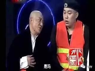 宋小宝赵四被春晚毙掉的爆笑小品,一开场点燃气氛,台下笑惨