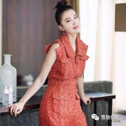 黄圣依自爆一年敷700片面膜,冰箱里囤满,网友:难怪皮肤那么好