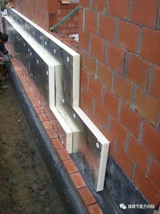 外墙外保温质量事故频繁的背景下，夹心保温的春天或将到来？