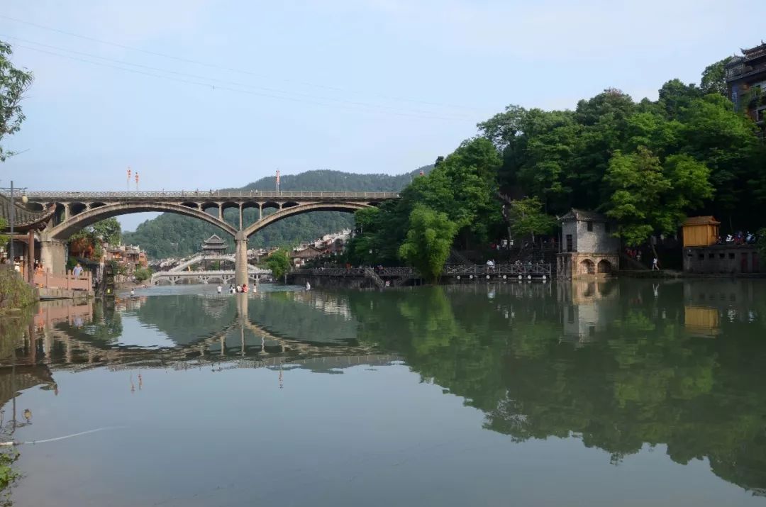 台儿庄古城团购5人门票_凤凰 古城 住宿 攻略_凤凰古城还有人去吗