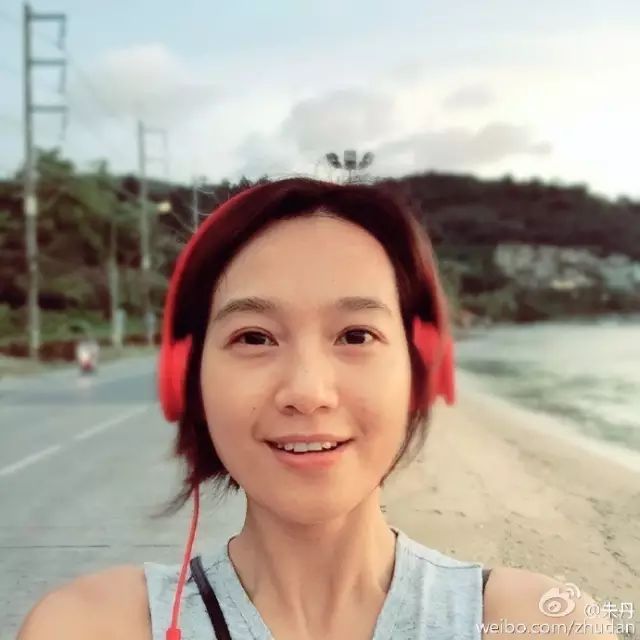 因念错一个号码,她被全国封杀!如今怀孕7个月,老公竟是…-怀孕期