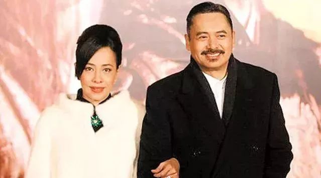 周润发结婚30年无子真相:我有女儿,不过她死了.