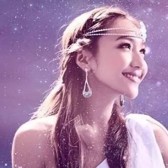 乌兰图雅一曲《昨夜星辰》太好听了,第一次听见!(送给群里每一位朋友)