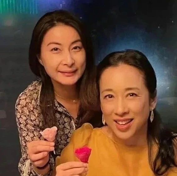 郭晶晶与婆婆罕见同框,才明白霍启刚为什么要娶她