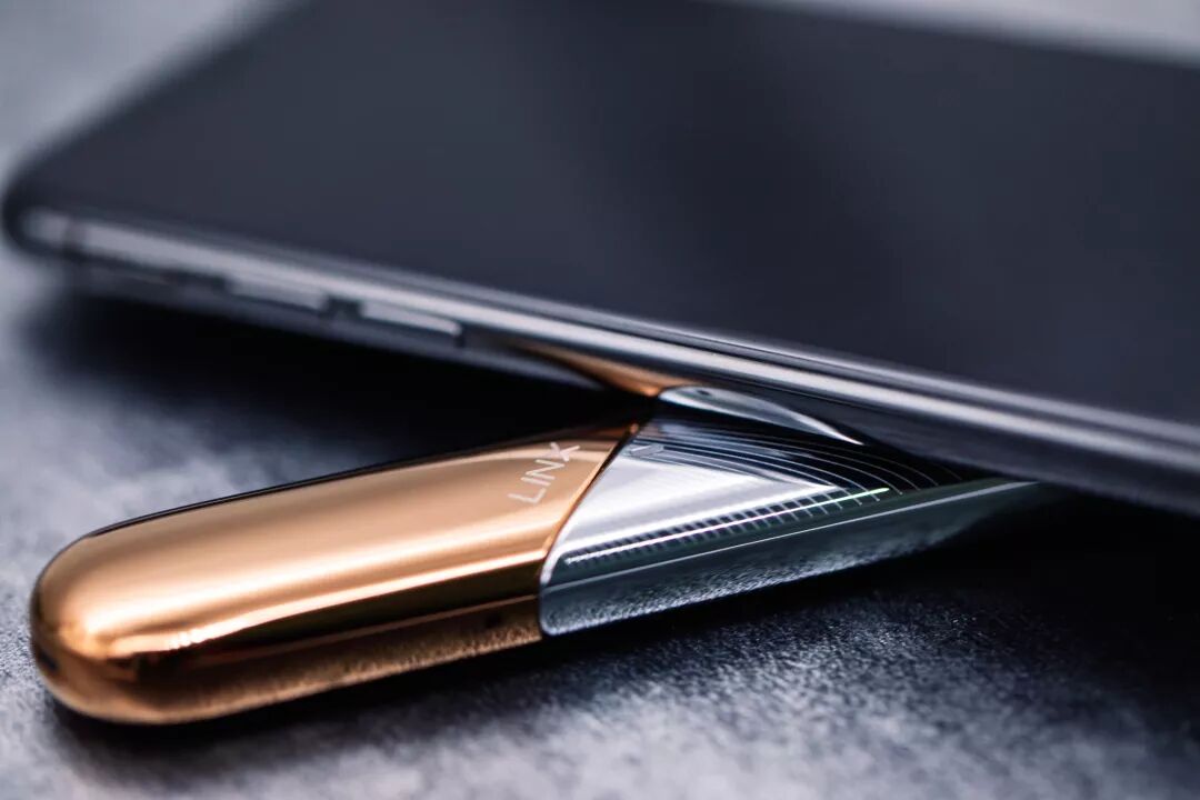 苹果版电子烟！颜值爆表，吸1口解瘾，3口让你High翻天！