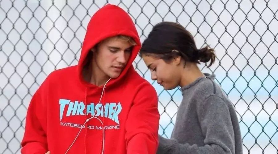 实锤!Selena Gomez和Justin Bieber恋情复合!