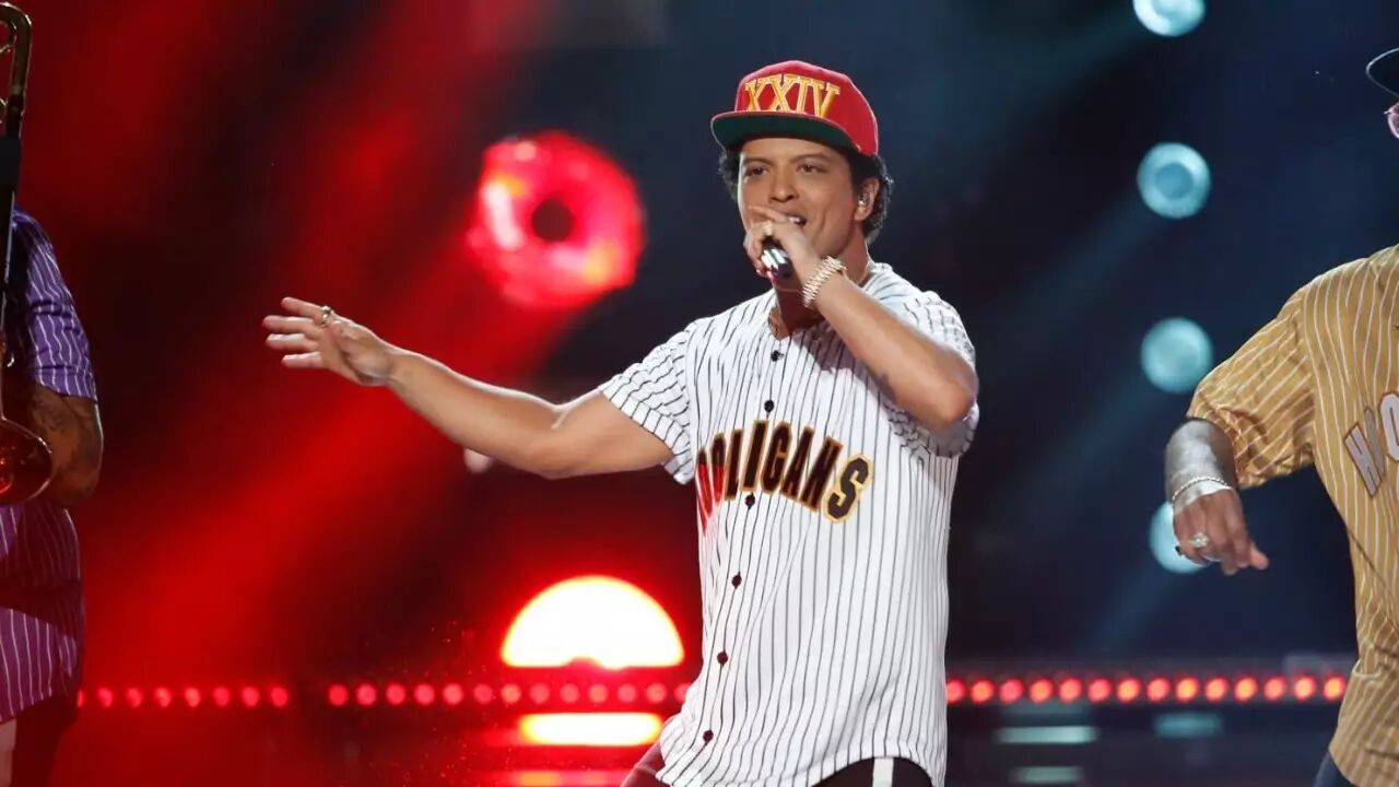 火星哥Bruno Mars三单开打!情歌新单不撩你撩谁!